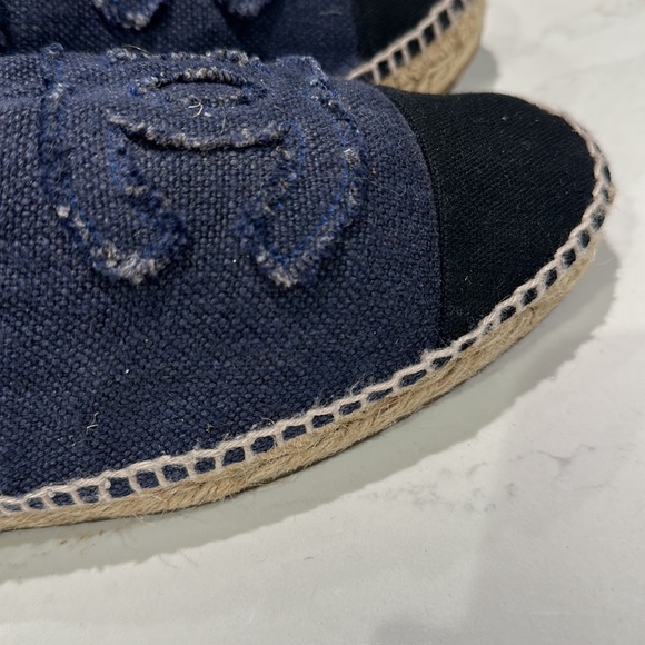 Chanel Denim Toile CC Espadrilles - Picture 7 of 11